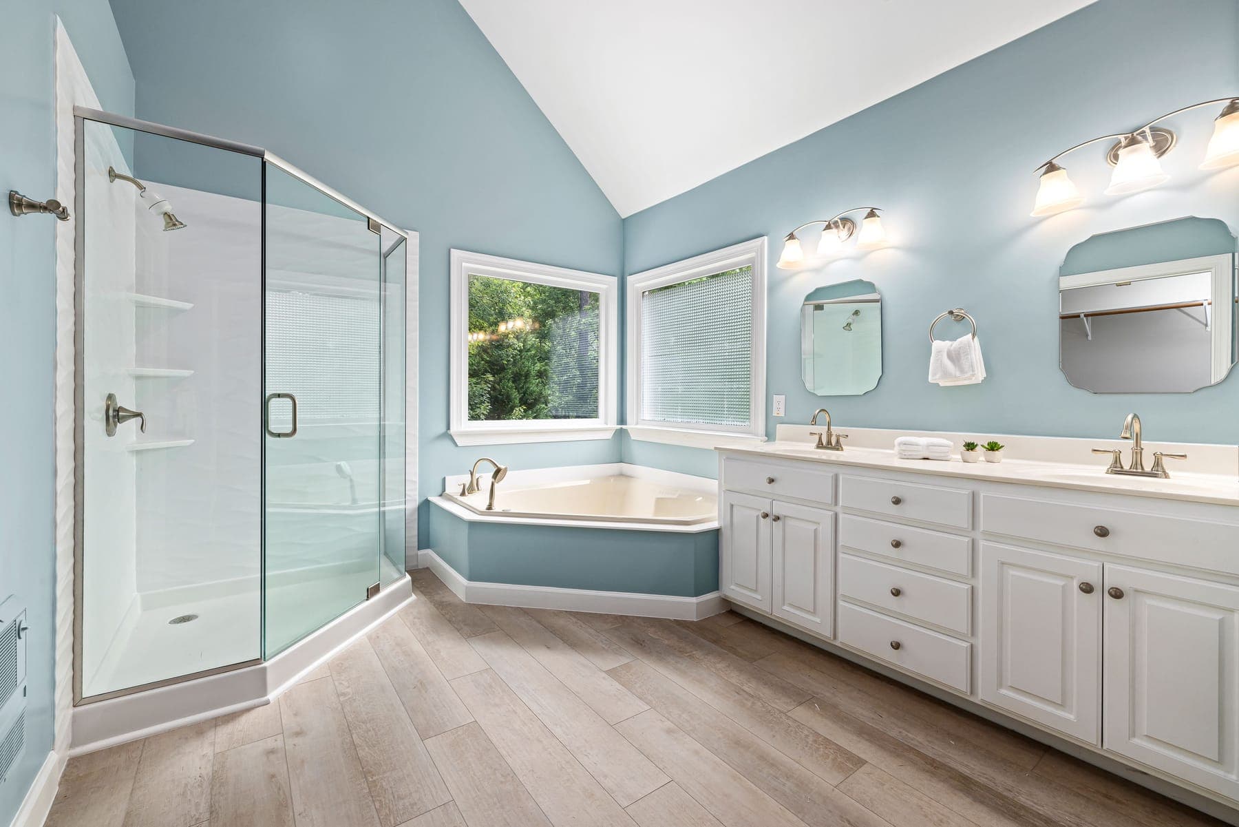 Main bath rebuild, Petit-Rocher, before